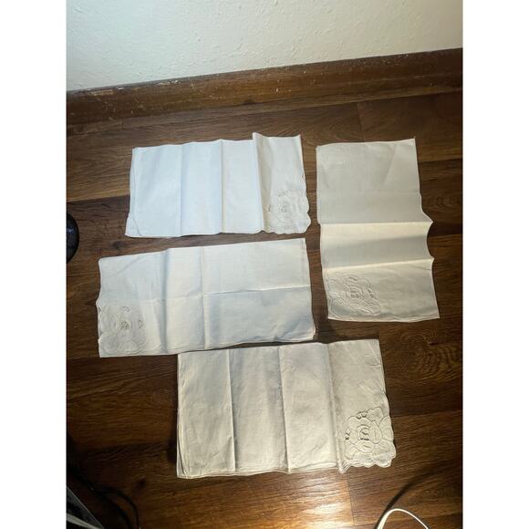 Lot of 4 vintage Hankerchiefs - Picture 2 of 16